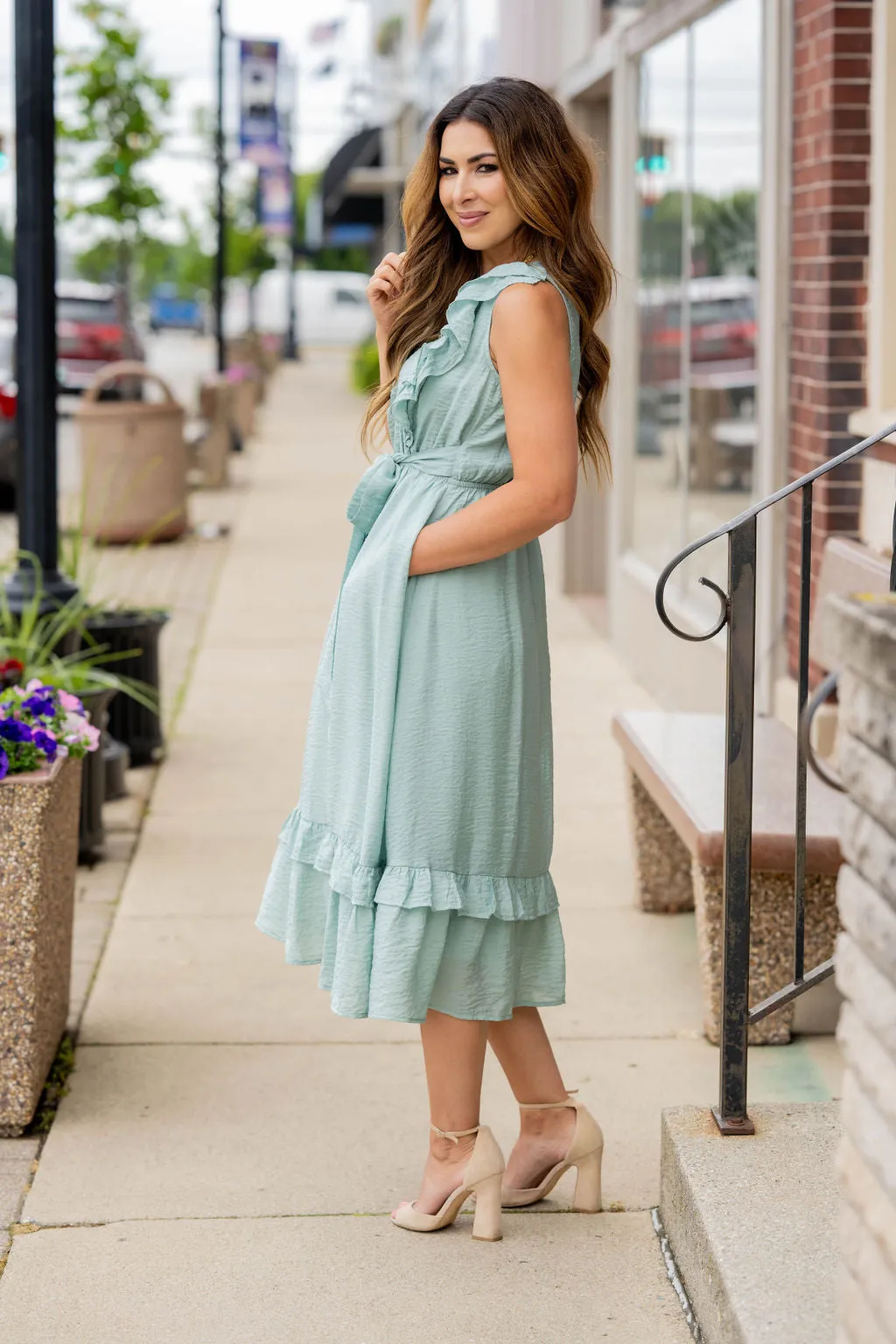 Classy Ruffle Accented Midi Dress