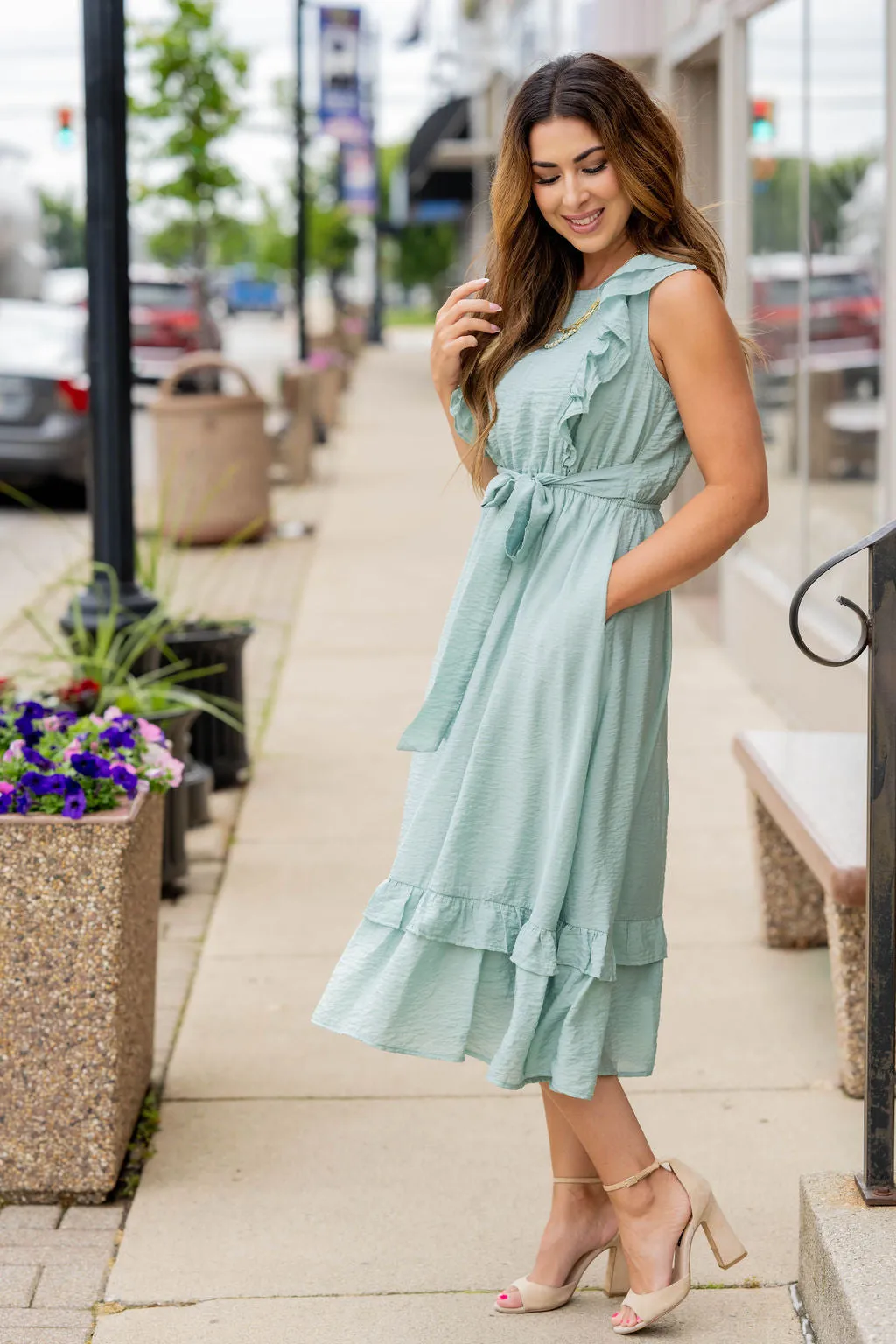 Classy Ruffle Accented Midi Dress